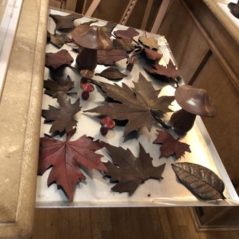 Maison Chaudun - Beautiful chocolate leaves - Chocolatiers & Shops Near Me - Paris, 75