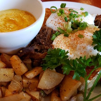 Colvins Pub & Grill - Pulled Pork Benedict - Pubs Near Me - Clatskanie, Oregon