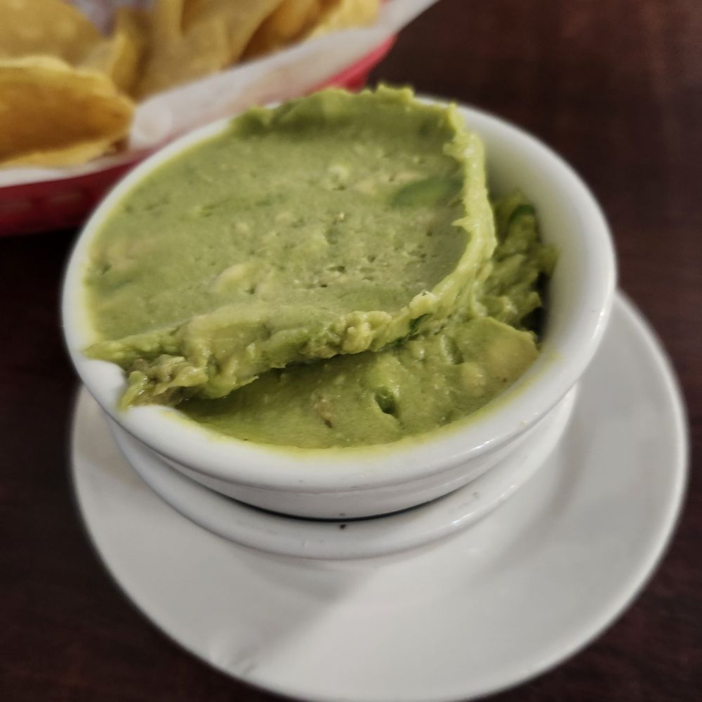 La Fiesta Mexican Restaurant - Bowl of fresh guac. Pricy but they don't skimp. - Mexican Near Me - Demopolis, Alabama La Fiesta Mexican Restaurant - Bowl of fresh guac. Pricy but they don't skimp. - Mexican Near Me - Demopolis, Alabama