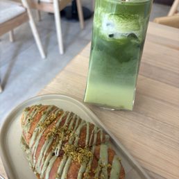 Pistachio matcha