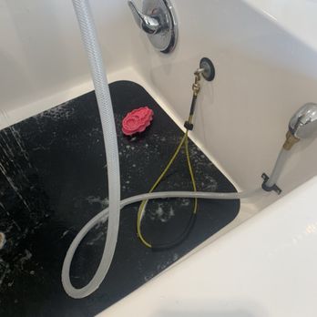 The Doggy Detail - Non slip tub - Pet Groomers Near Me - Lake Forest, California