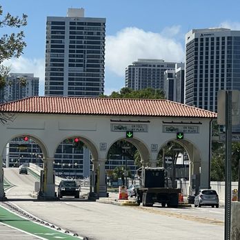 Venetian Causeway - Toll plaza on Biscayne Island. - Active Life Near Me - Miami Beach, Florida Venetian Causeway - Toll plaza on Biscayne Island. - Active Life Near Me - Miami Beach, Florida