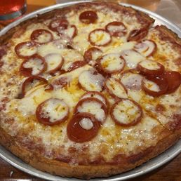 Gluten free, personal pizza (extra cheese, pepperoni)