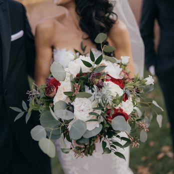 Hana Floral Design - Wedding Planning Near Me - Mystic, Connecticut Hana Floral Design - Wedding Planning Near Me - Mystic, Connecticut