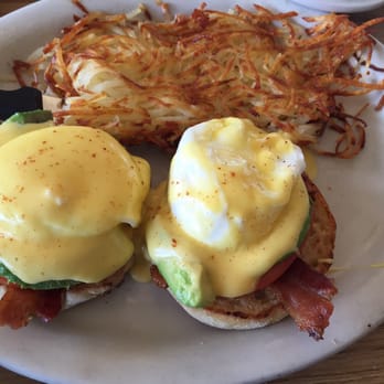 Golden Harvest Cafe - $11.99 California Benedict - Breakfast & Brunch Near Me - Eureka, California