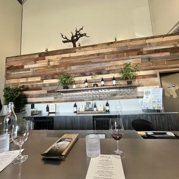 Ridge Vineyards - Bar area - Wine Tasting Room Near Me - Paso Robles, California Ridge Vineyards - Bar area - Wine Tasting Room Near Me - Paso Robles, California