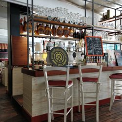 Bar Holiday Pizzeria