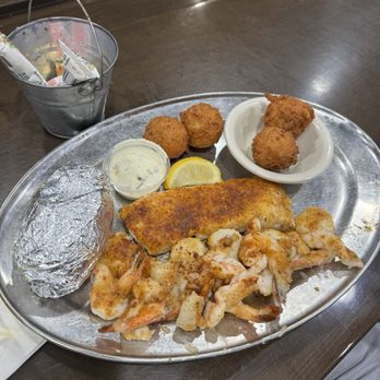 Schooner's Seafood House - Broiled Trio - Seafood Near Me - Saint Augustine, Florida