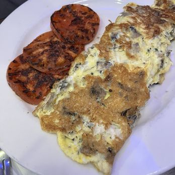 Port Washington Diner - Mushroom Swiss omelette with grilled tomatoes instead of hash browns - Diners Near Me - Port Washington, New York