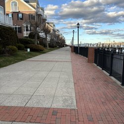 Guttenberg North Bergen Waterfront Park - Hudson riverfront walkway