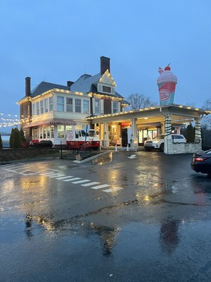 Cruze Farm Pizza Barn by null