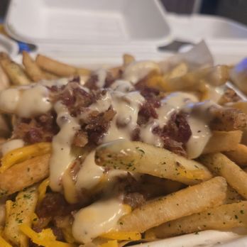 The Melt - Bacon ranch fries - Burgers Near Me - Santa Clara, California The Melt - Bacon ranch fries - Burgers Near Me - Santa Clara, California