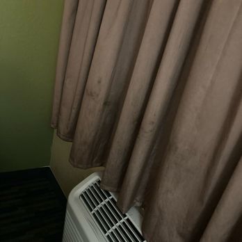 Quality Inn & Suites Mt Dora North - Stained curtains - Hotels Near Me - Mount Dora, Florida