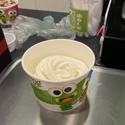 sweetFrog Premium Frozen Yogurt
