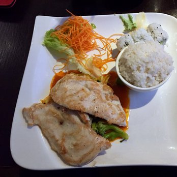 Koo Sushi - Hühner Curry Gericht mit Avocado Makis - Sushi Bars Near Me - Vienna, 9