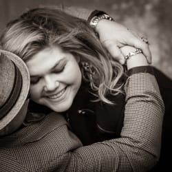 Vee's Vision Photography - Engagement Photos