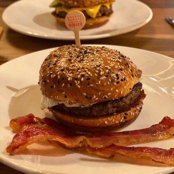 Gordon Ramsay Burger - Farmhouse Burger & Backyard Burger - Salad Near Me - Chicago, Illinois