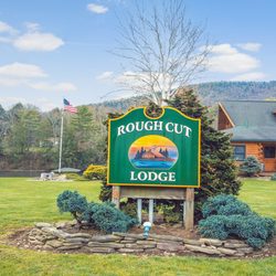 Rough Cut Lodge