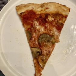Sausage mushroom green pepper pizza