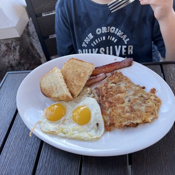 Kihei Caffe Lahaina - 2-2-2 with sourdough toast. - Breakfast & Brunch Near Me - Lahaina, Hawaii