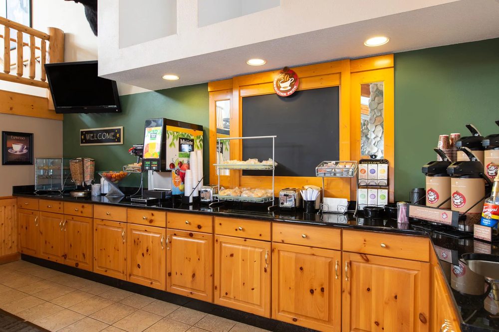 COBBLESTONE HOTEL & SUITES LADYSMITH 18 Photos Hotels 700 West 9th St S, Ladysmith, WI