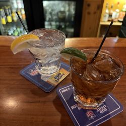 Mozzi's Saloon - Drinks!