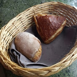 Bäckerei Fuchs - Knorzis und Croissants Ecken