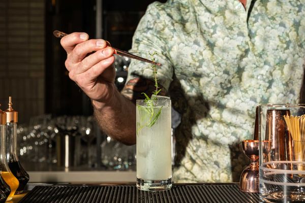 Folia Bar & Kitchen by null