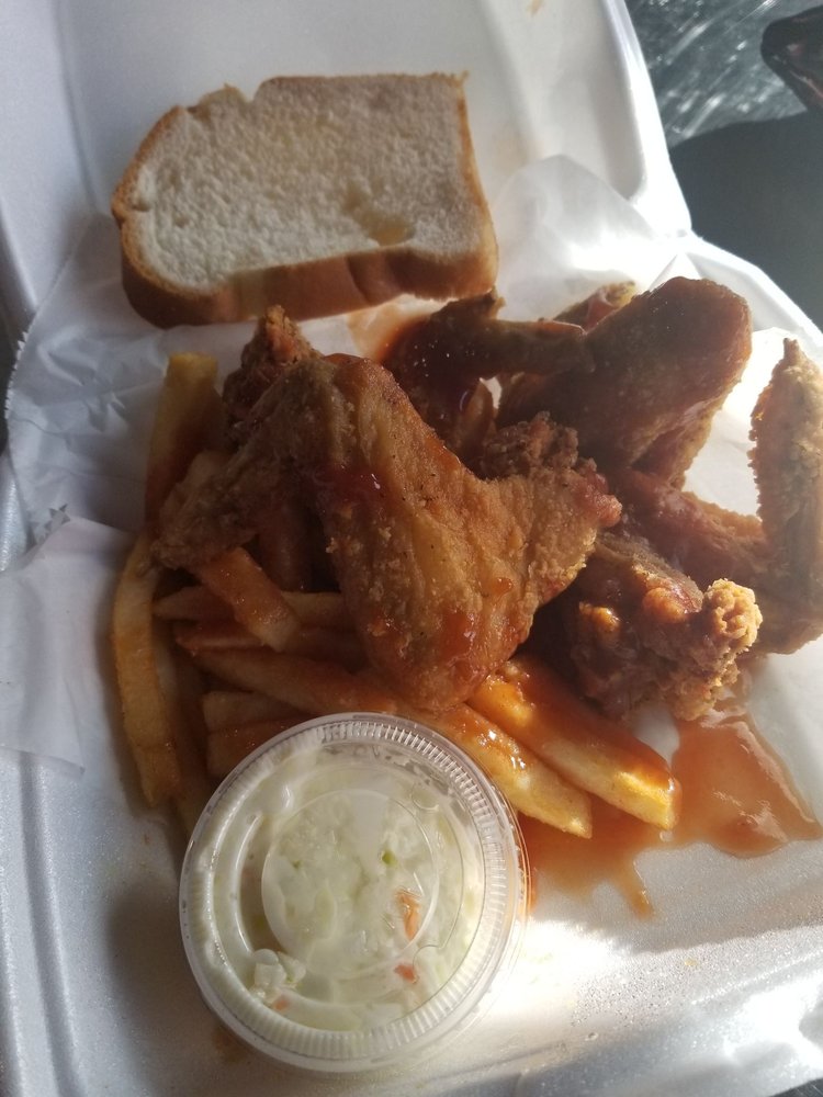 HAROLD’S CHICKEN FOOD TRUCK Chicken Wings 612 S Wabash Ave, Chicago