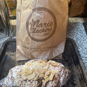 Marie Blachère - Great Neck - Almond croissant, the best! - Bakeries Near Me - Great Neck, New York Marie Blachère - Great Neck - Almond croissant, the best! - Bakeries Near Me - Great Neck, New York