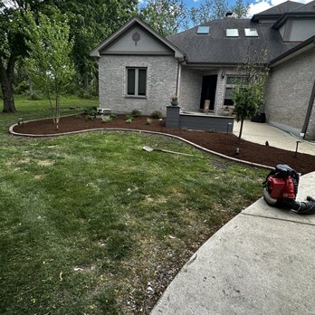 Fernando Landscaping - New flover bad design - Landscaping Near Me
