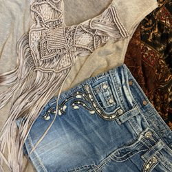 Obsessed w $5 miss me's & this adorable top