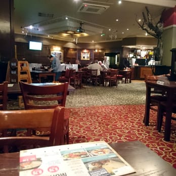 The Wibbas Down Inn - Spacious dining area with bizarre tree on the right - Pubs Near Me - London, XGL