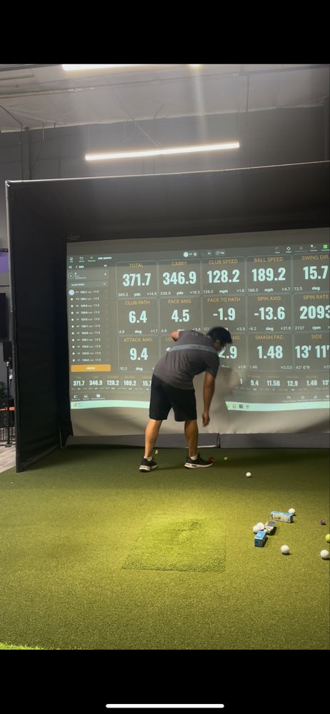 Edison Tran Golf Logo