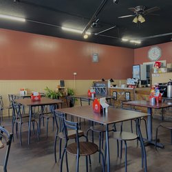 Roundabout Cafe - Super cute new location