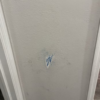 LL M Painting - Walls before - Painters Near Me - Miami, Florida LL M Painting - Walls before - Painters Near Me - Miami, Florida
