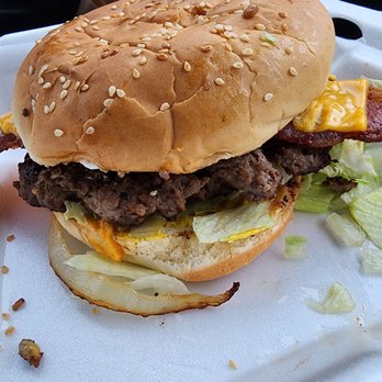 Fely's Cafe - Cheeseburger with bacon - Burgers Near Me - Brookings, Oregon Fely's Cafe - Cheeseburger with bacon - Burgers Near Me - Brookings, Oregon