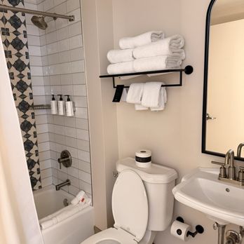 Universal Orlando- Hard Rock Hotel - Bathroom with secondary sink - Hotels Near Me - Orlando, Florida Universal Orlando- Hard Rock Hotel - Bathroom with secondary sink - Hotels Near Me - Orlando, Florida