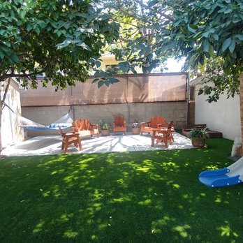 Artificial Grass Guru - Our gorgeous backyard after Artificial Grass Guru - it looks like it's straight out of a magazine! - Artificial Turf Near Me Artificial Grass Guru - Our gorgeous backyard after Artificial Grass Guru - it looks like it's straight out of a magazine! - Artificial Turf Near Me