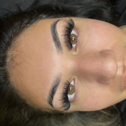 Honey Bee Beautiful - Wispy strip lash look with full volume eyelash extensions. Ombré powder brows healed 1 year.
