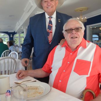 Mountain Harbor Inn - Billy Inman, owner of the Mountain Harbor Inn and Resort, kept our guest, Ron Dundore, advised of the Inn's history. - Hotels Near Me - Dandridge, Tennessee Mountain Harbor Inn - Billy Inman, owner of the Mountain Harbor Inn and Resort, kept our guest, Ron Dundore, advised of the Inn's history. - Hotels Near Me - Dandridge, Tennessee