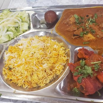 Restaurant Salateen - a variety of food items - Indian Near Me - Montreal, Quebec Restaurant Salateen - a variety of food items - Indian Near Me - Montreal, Quebec