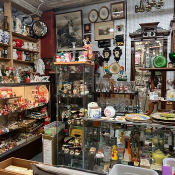 Bahoukas Antique Mall - Antiques Near Me - Havre De Grace, Maryland Bahoukas Antique Mall - Antiques Near Me - Havre De Grace, Maryland