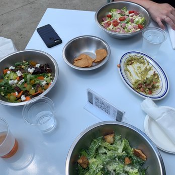 COMO's Restaurant - Como's Patio: salads & guac - Pizza Near Me - Ferndale, Michigan