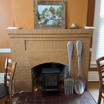 Christy's Cafe - Charming decor - Breakfast & Brunch Near Me - Newnan, Georgia