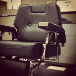 Guy's Barber Shop - Say hello to my little friend.