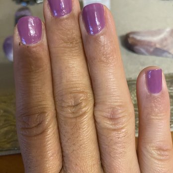 Oasis Nail Spa - Magnolia - Missing paint and glossy topcoat in my opinion (right nails were translucent and didn't shine like the left hand.) - Nail Salons Near Me - Burbank, California