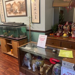 Lee's Tahitian Pasco - No receptionist here