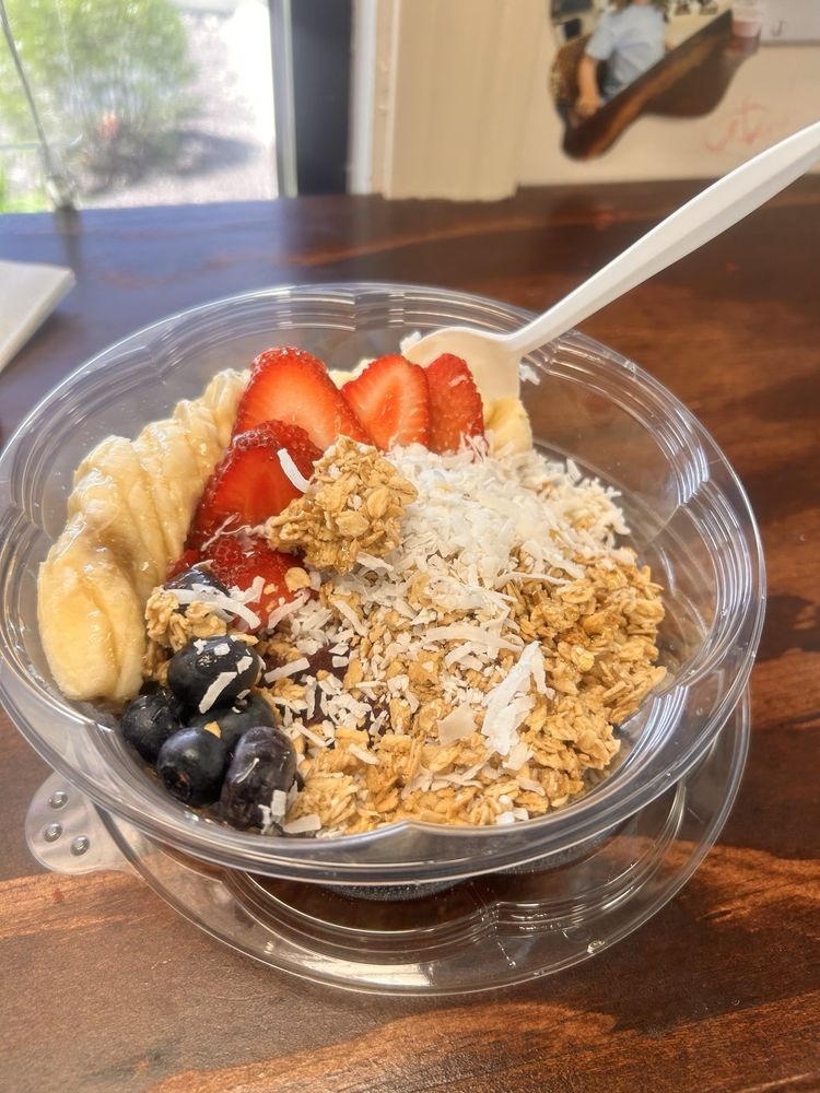 Naturaw Smoothie Bar & Cafe Logo