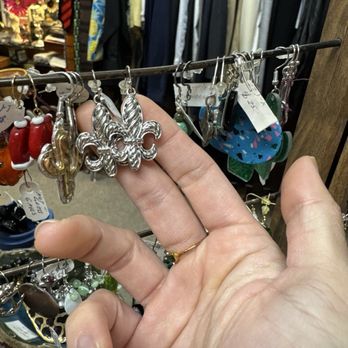 Plush & Plunder - Used, Vintage & Consignment Near Me - Hyannis, Massachusetts